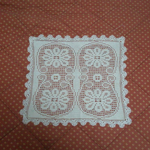 Table runner new with 2 napkins set for coffee table white