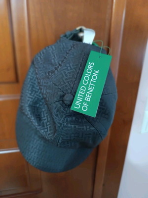 Benetton hat new, grey, size L with tag