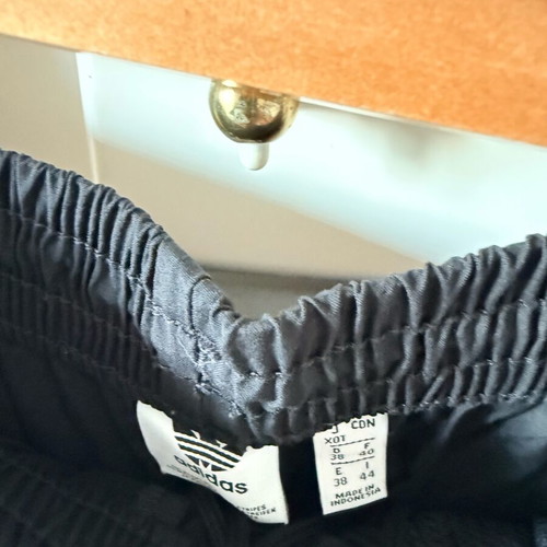 Adidas pants black like new, size M