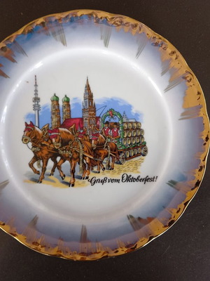Mitterteich Bavaria porcelain decorative plate Oktoberfest 1990 collectible edition like new