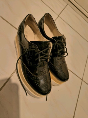 Oxford loafer double sole with laces used, size 39, black and white