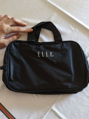 Elle toiletry bags set of 3 like new, black
