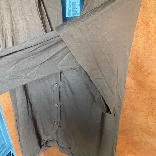 Women's Shirt new, size Small
