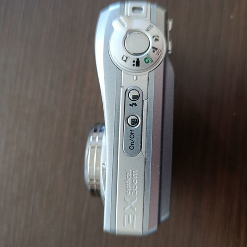 Kodak Easyshare C813 digital camera used, broken door