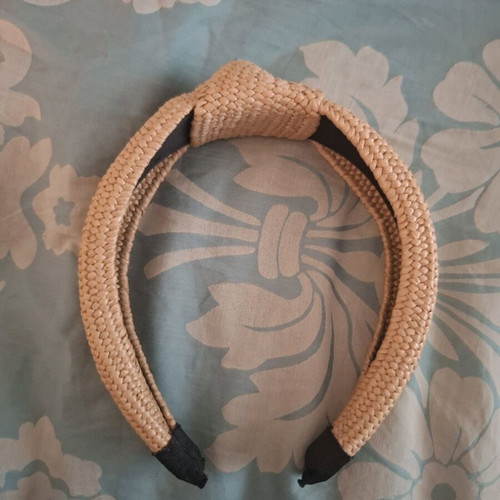 Straw headband like new