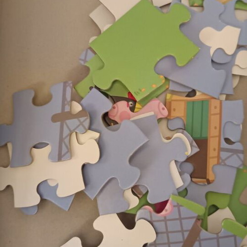 Peppa Pig puzzle used, 48 large pieces with missing parts