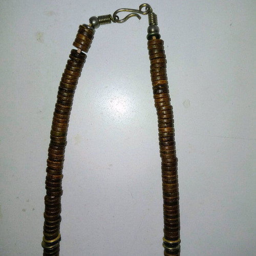 Bronze metal necklace like new, brown color