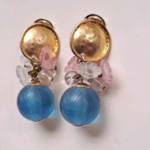 Clip earrings like new with blue bead