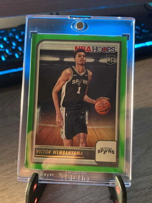 Panini NBA Hoops κάρτα rookie Victor Wembanyama #277 Neon Green Foil