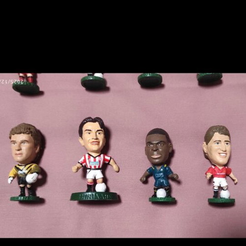 Football player figures new official replicas from Manchester United and Olympiacos