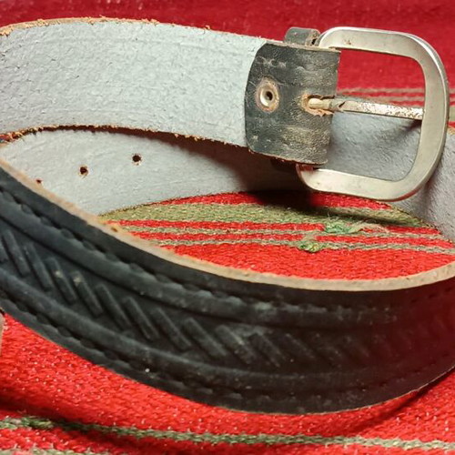 Leather dog collars like new, pack