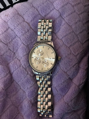 Men's wristwatch used in good condition