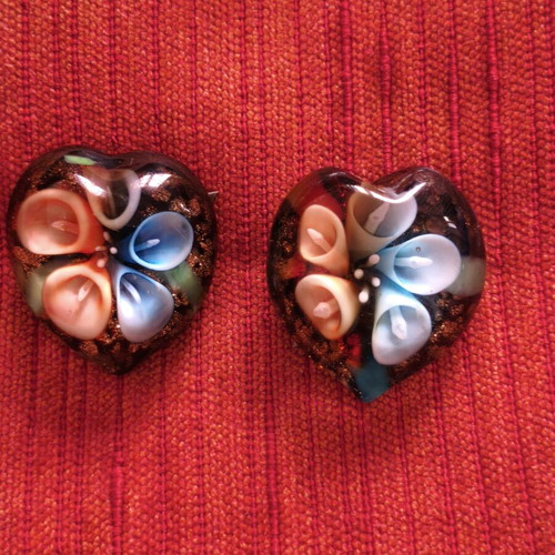 Vintage Murano glass heart buttons like new