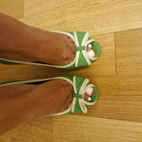 Jessica Simpson peep toe pumps used, size 37, green and white