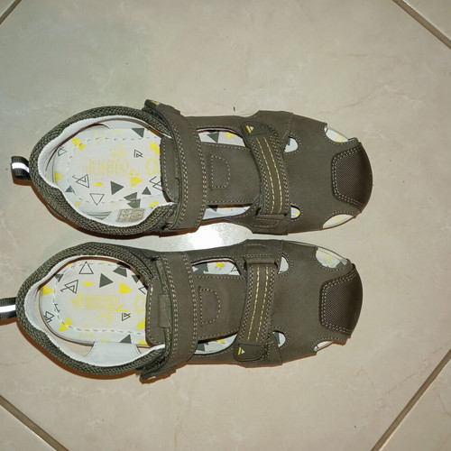 Boy's sandals size 36, beige