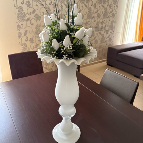 Ceramic vase new, impressive design