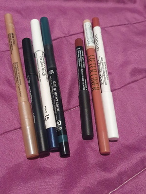 Set of eye and lip pencils used