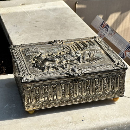 Vintage embossed metal tsikantimonio box used, 20×17×7 cm