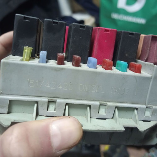 Fuse box Alfa Romeo 147 1.9 JTD used, 51742420