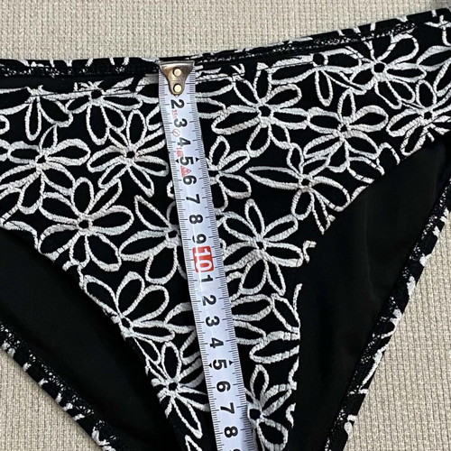Shein swimwear set like new, size M, black and white