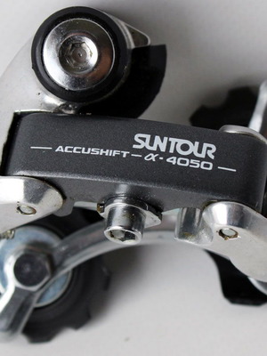 Suntour Accushift Alpha 4050 Заден Дерайльор Япония нов