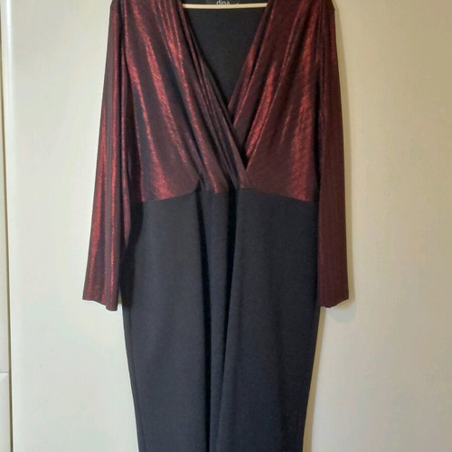 Dinaxl evening dress like new, wrap with burgundy bust and black bottom