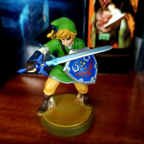Nintendo Amiibo The Legend of Zelda Link Skyward Sword like new