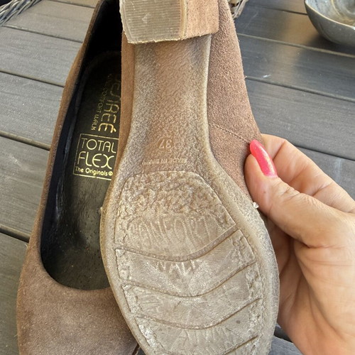 Desiree suede leather pumps size 37, like new, brown
