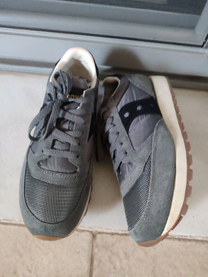 Παπούτσια Saucony Jazz νούμερο 41 γκρι σαν καινούργια αθλητικά