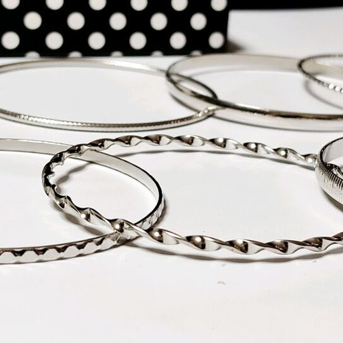Set of 10 women's bracelets stainless steel new in gift box