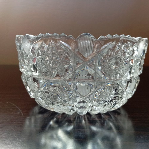 Vintage crystal bowl like new with carved designs