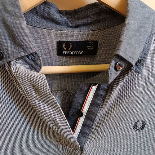 Fred Perry Grey Piqué Polo Shirt Size Small Like New