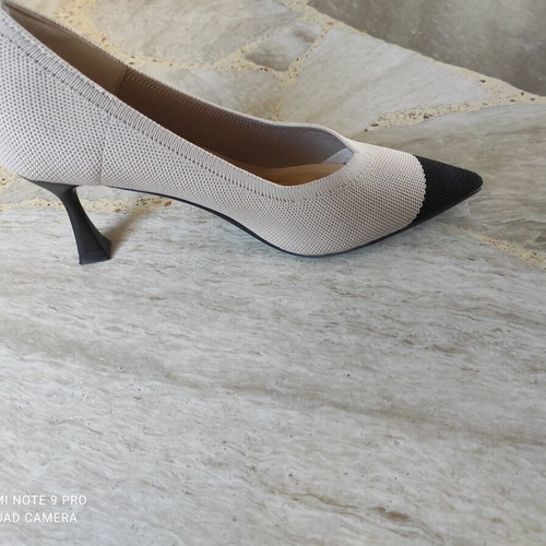Pumps like new, size 40, beige and black, trumpet heel 8cm