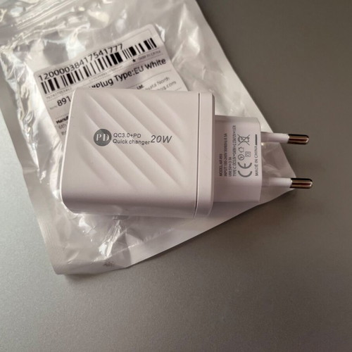 20W Charger with Digital LCD Display USB-A and Type-C new