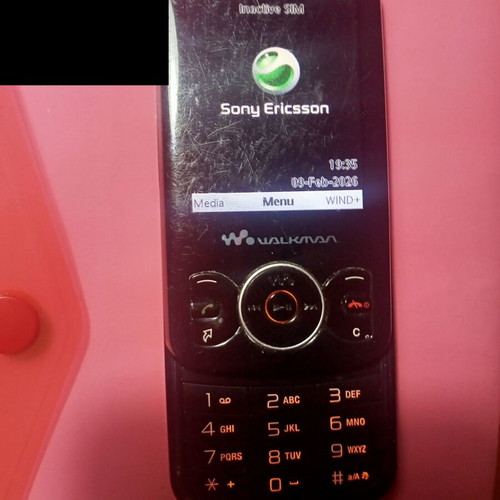 Sony Ericsson w100 Spiro Walkman used with second device gift