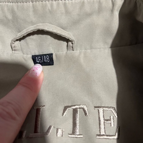 Light jacket like new, grey beige, loose fit large size