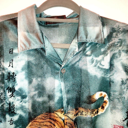 Tiger mesh button-up shirt used, unisex, size XL