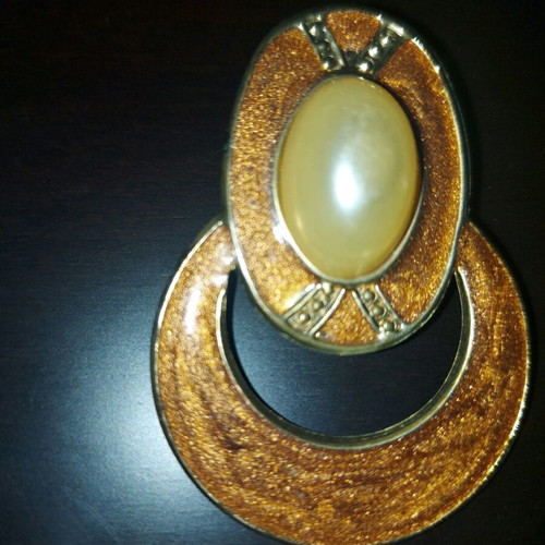 Vintage earrings like new, beige and brown