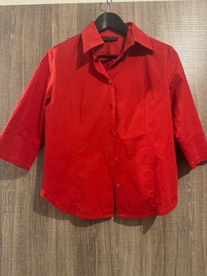Red cotton shirt new, 3/4 sleeve, size L