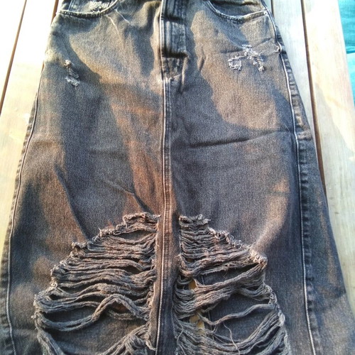 Y2K Grunge denim skirt Zara like new with rips, black