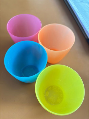 Plastic colorful cups set of 4 like new