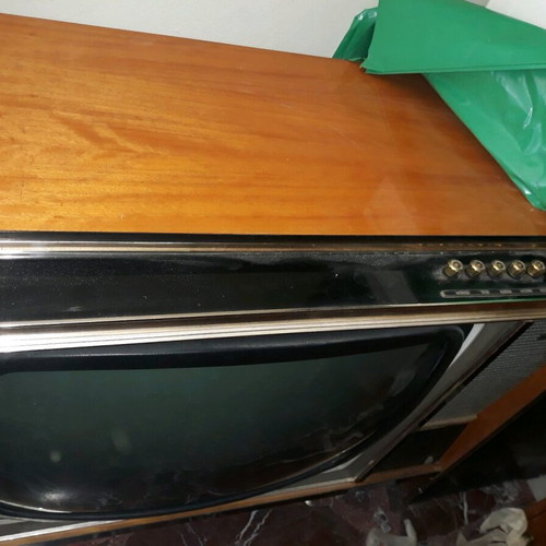 Pick Up Television like new from Australia