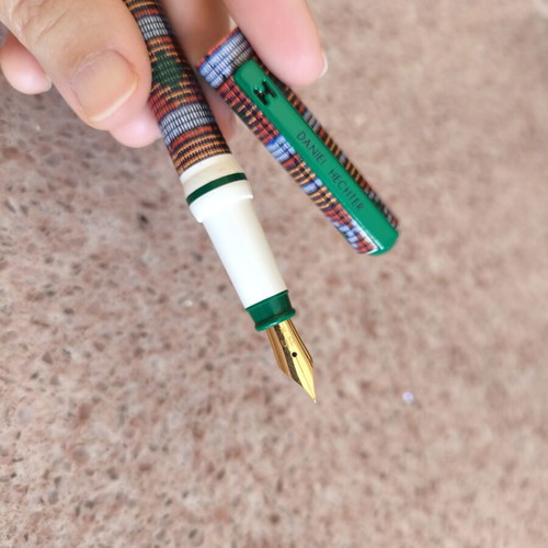 Daniel Hechter pen new