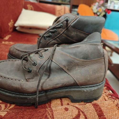 Fashion Shoes America boots size 35-36 used, black and brown