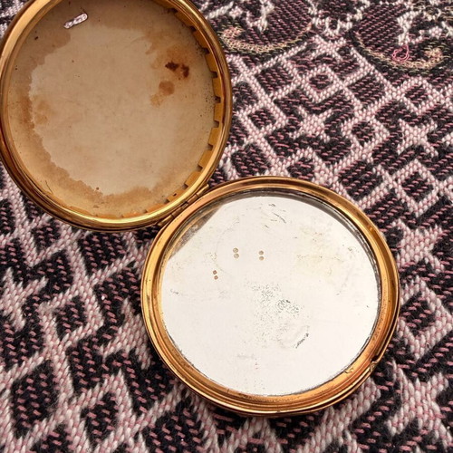 Vintage English Powder Compact used for collection