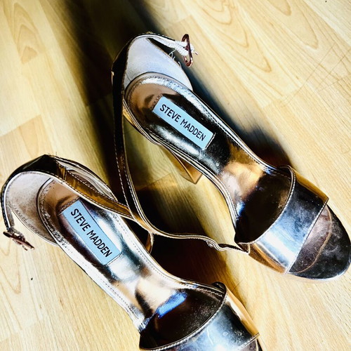 Steve Madden gold platform sandals, size 39