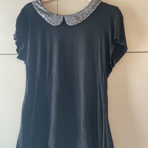 Blouse black with gray silver sequins like new