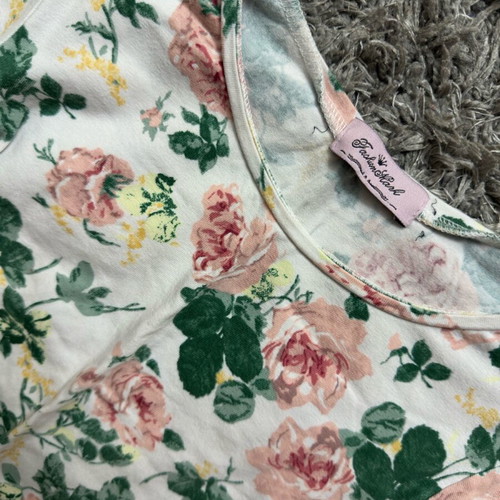 Women's crop top blouse with floral pattern used, size S