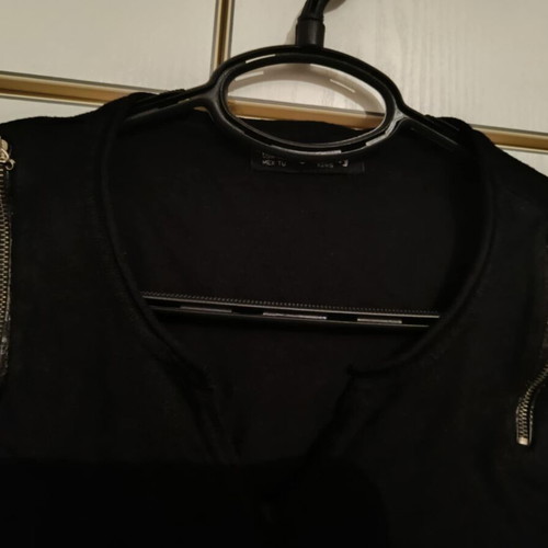 Fitted blouse black size M used with zipper detail