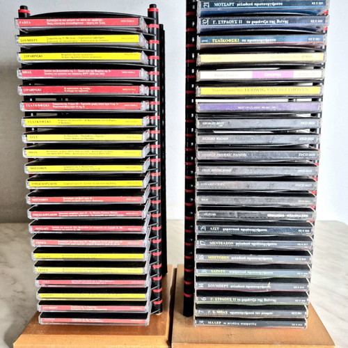 Classical music CD collection like new, 43 CDs with stands